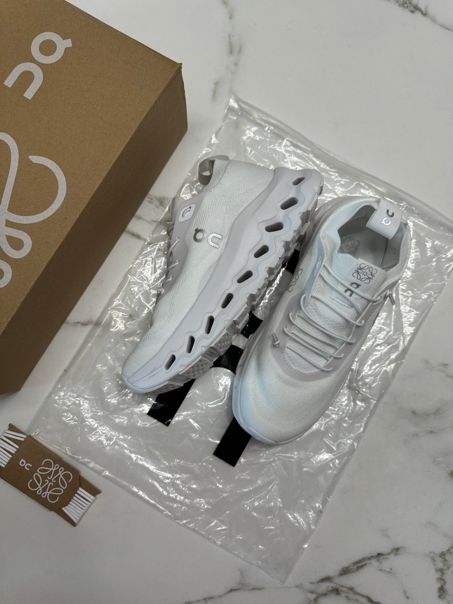 LOEWE x ON 白色運動鞋 35-44碼