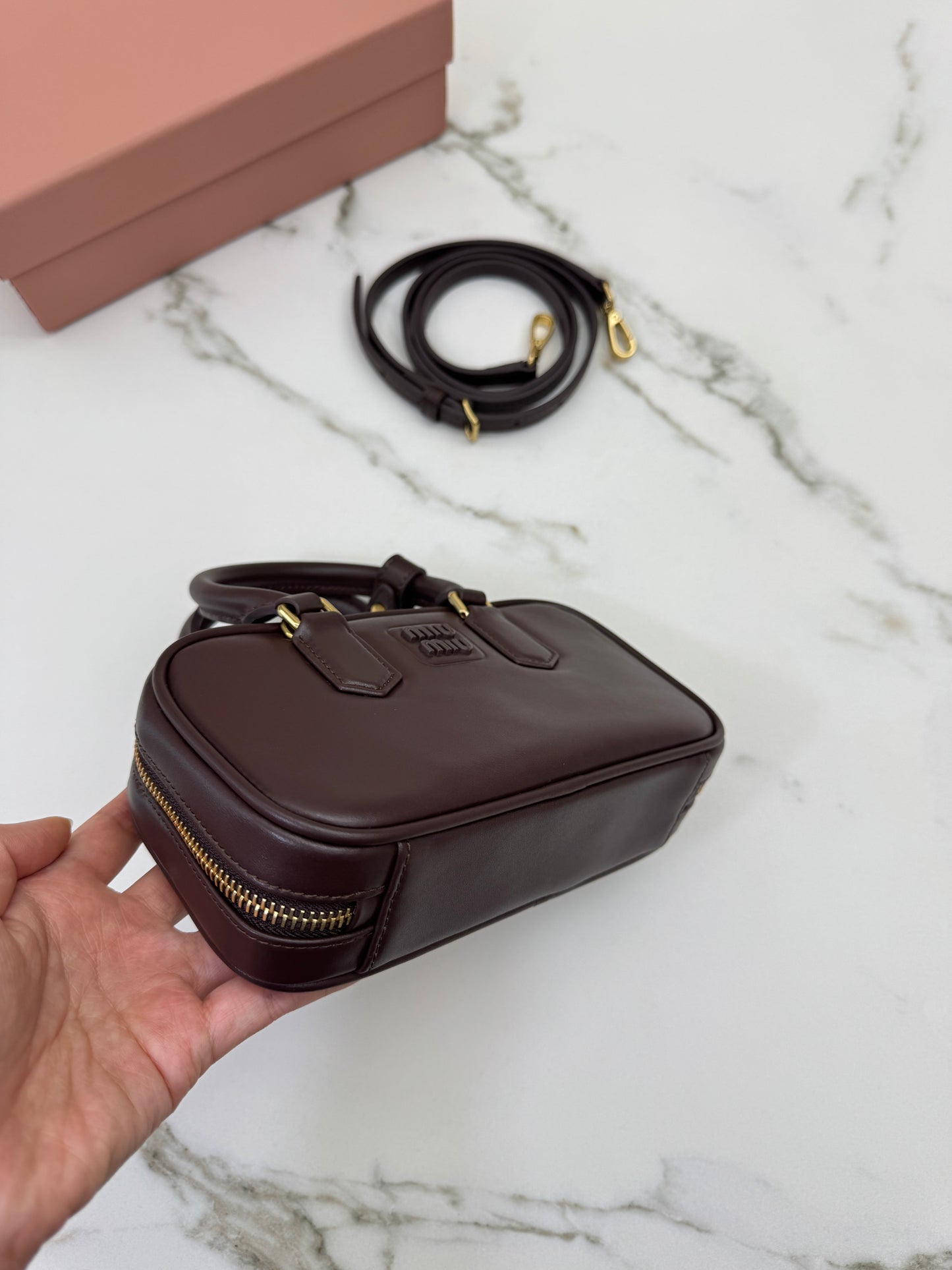 MIU MIU Acardie Regular 石楠木色