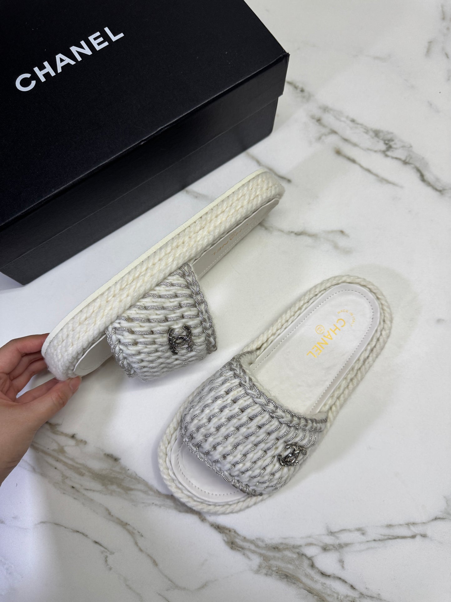 CHANEL 白銀色 厚底拖鞋
