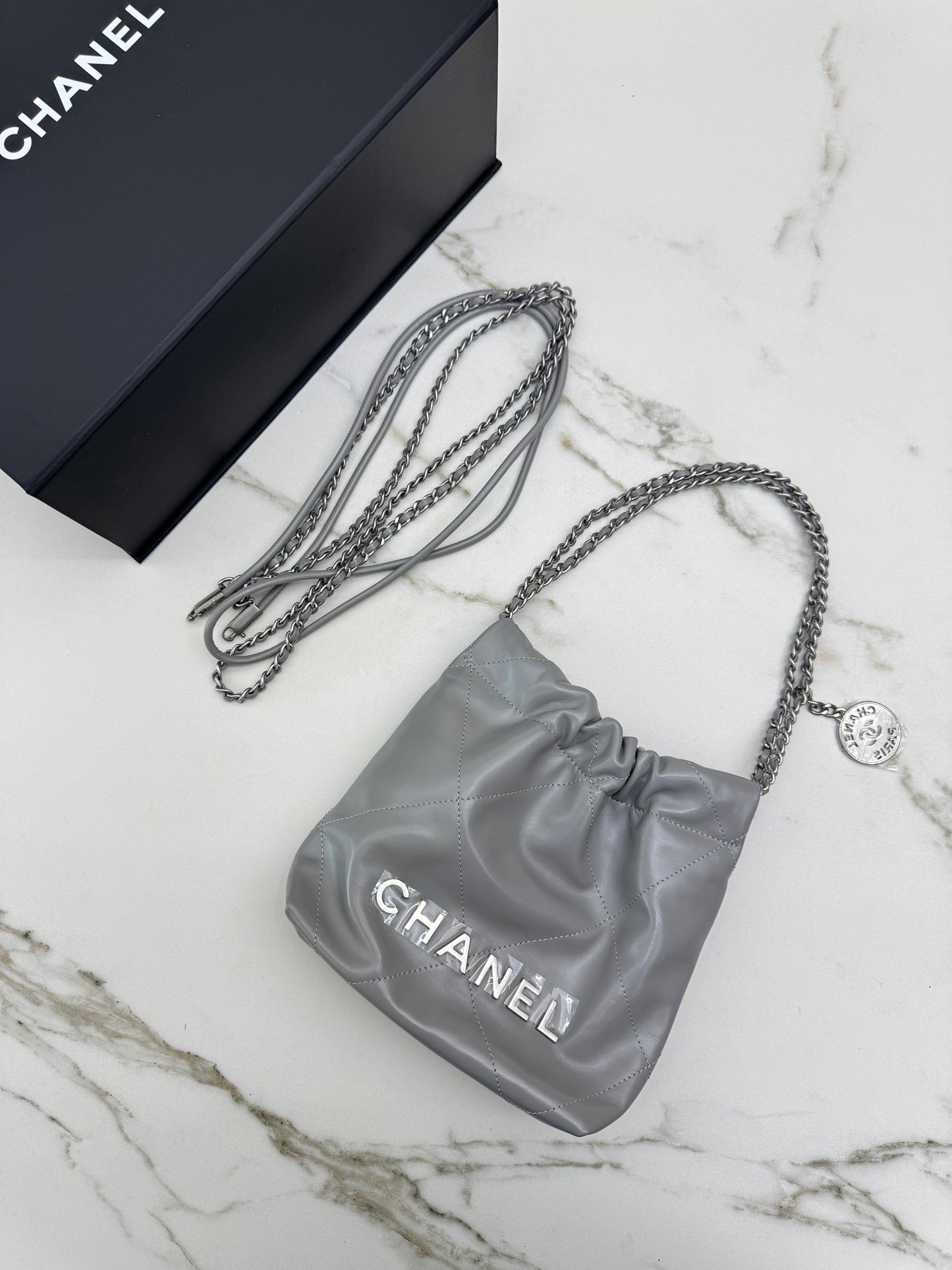 CHANEL Mini 22 Bag 23C淺灰色