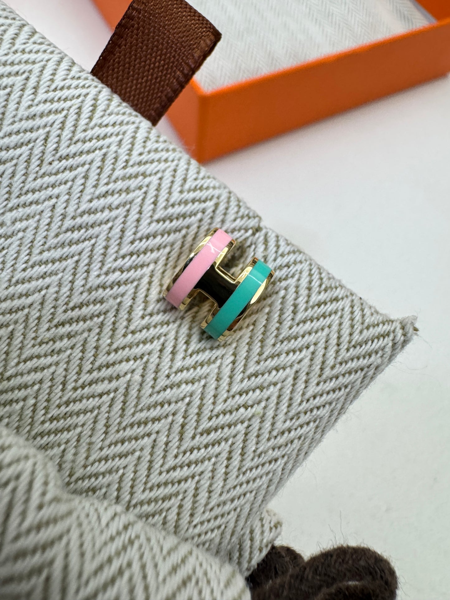 HERMES Mini Pop H 耳釘 粉紅拼綠色 金扣