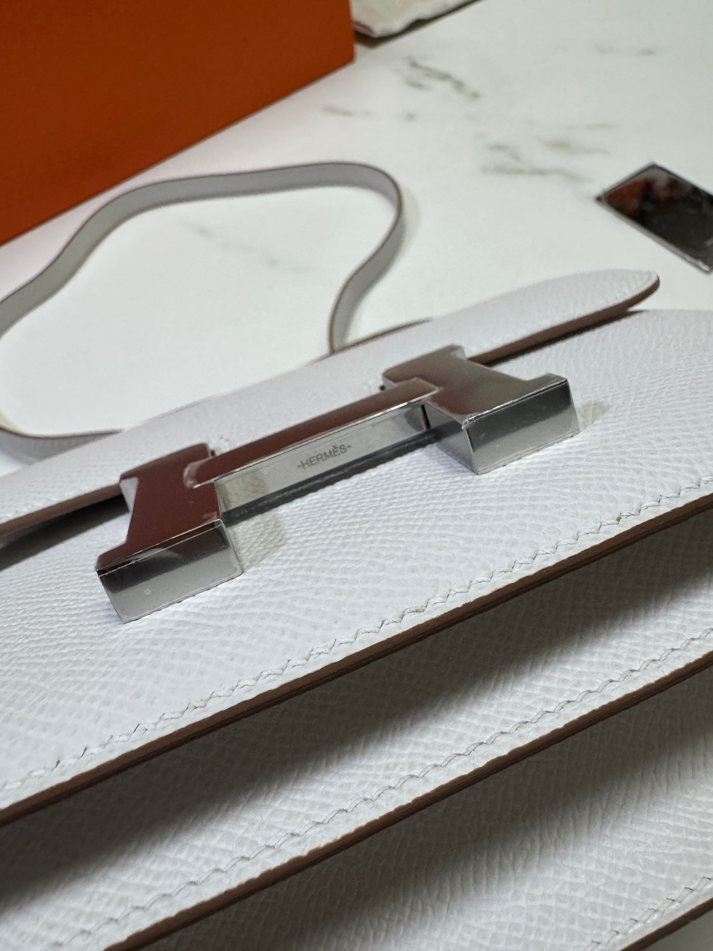 HERMES Mini Constance 奶灰色銀扣 Epsom M4 Gris Pale PHW