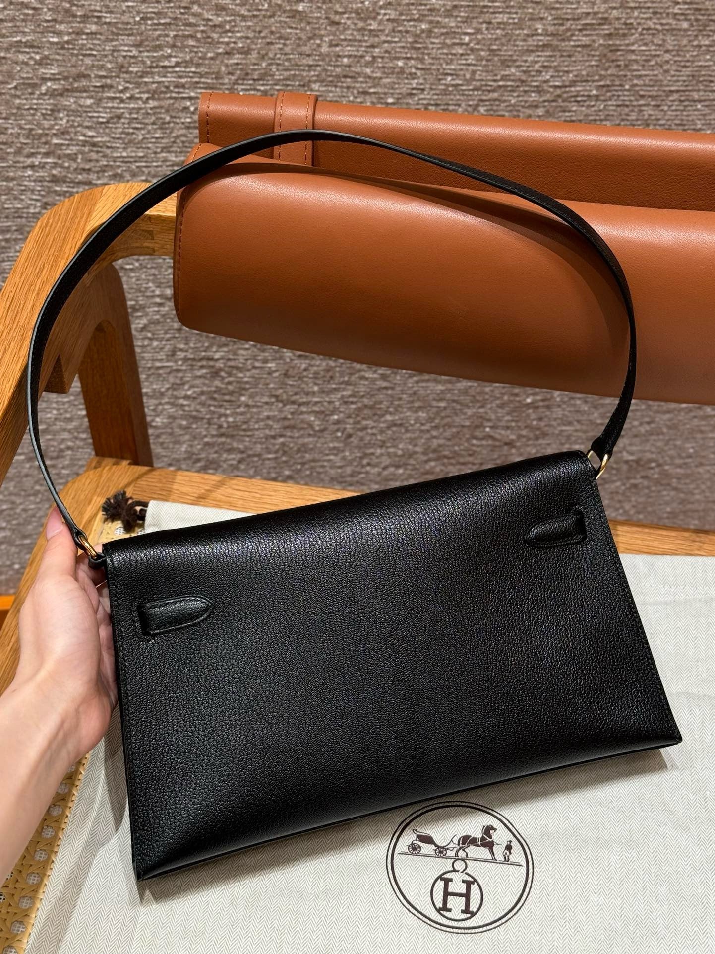 HERMES Kelly Elan 山羊皮 黑色 金扣 Noir GHW