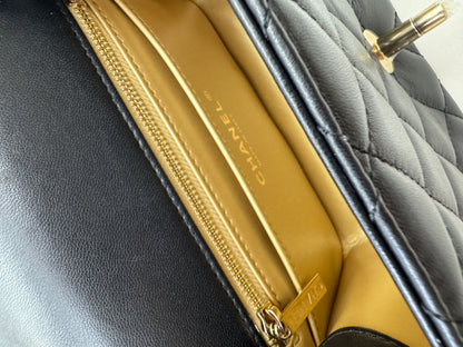 CHANEL 25K 亮面淺金球 Mini CF17 方胖子