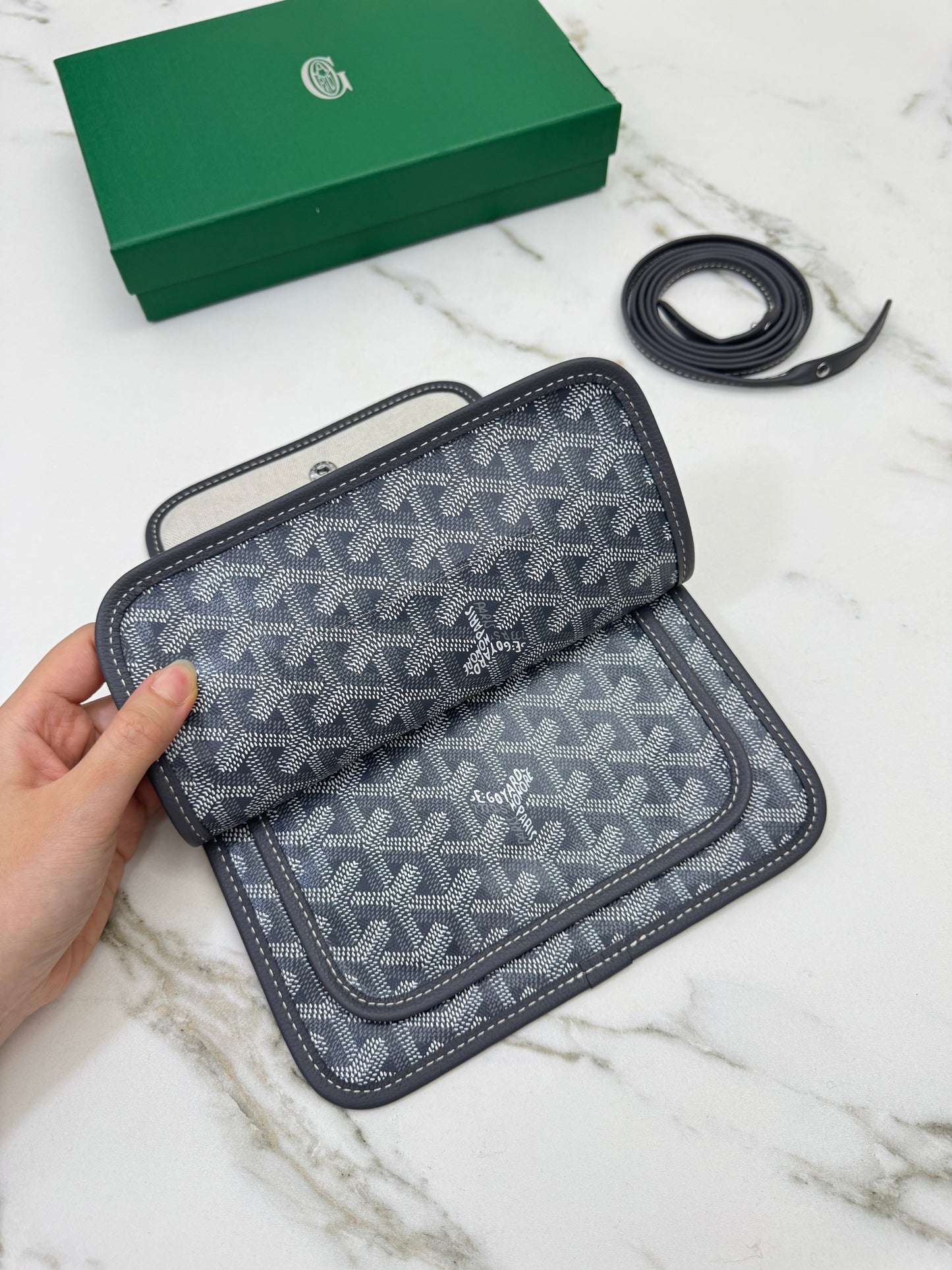 GOYARD Plumet 灰色