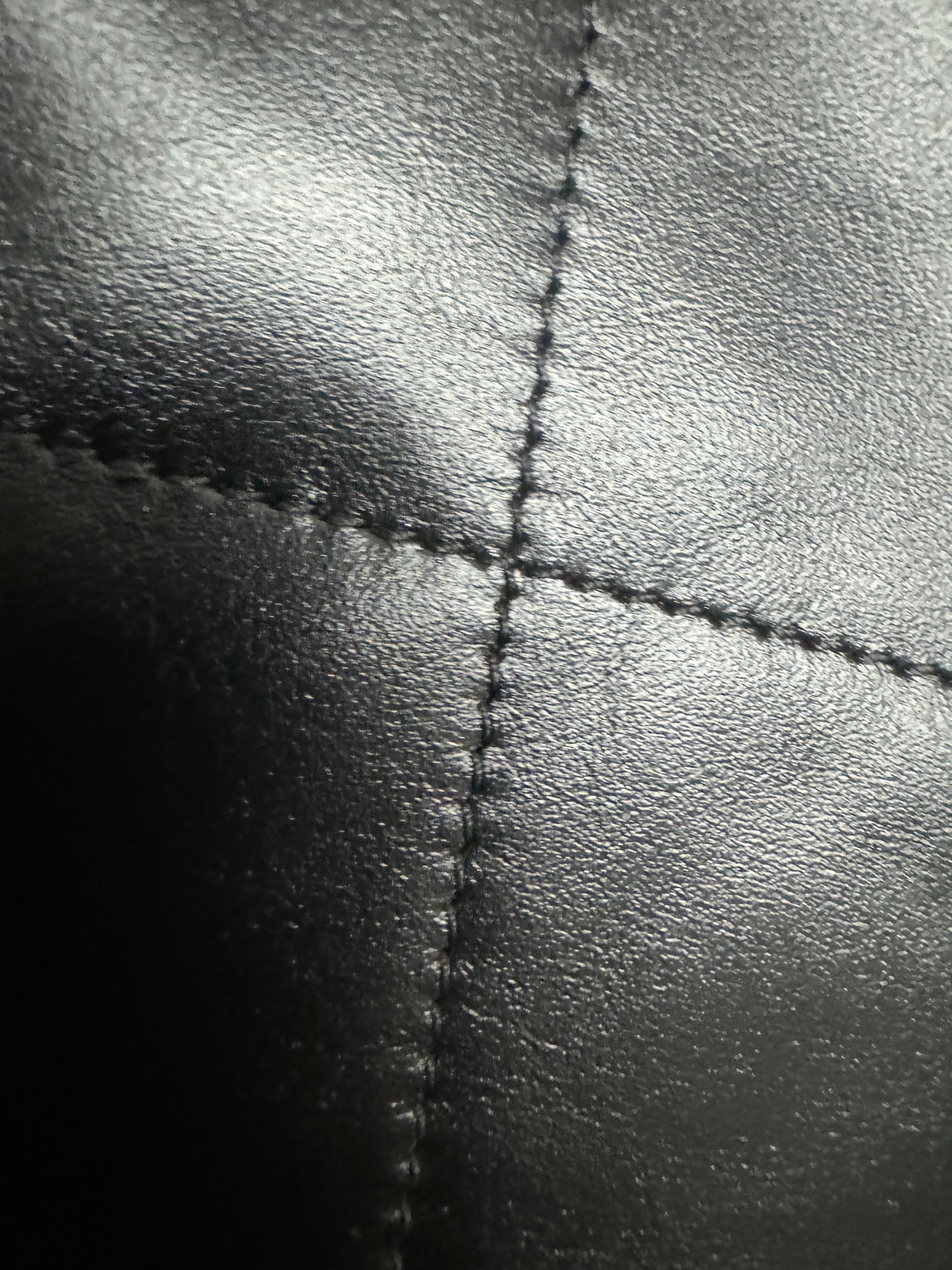 CHANEL 22 Backpack 黑金