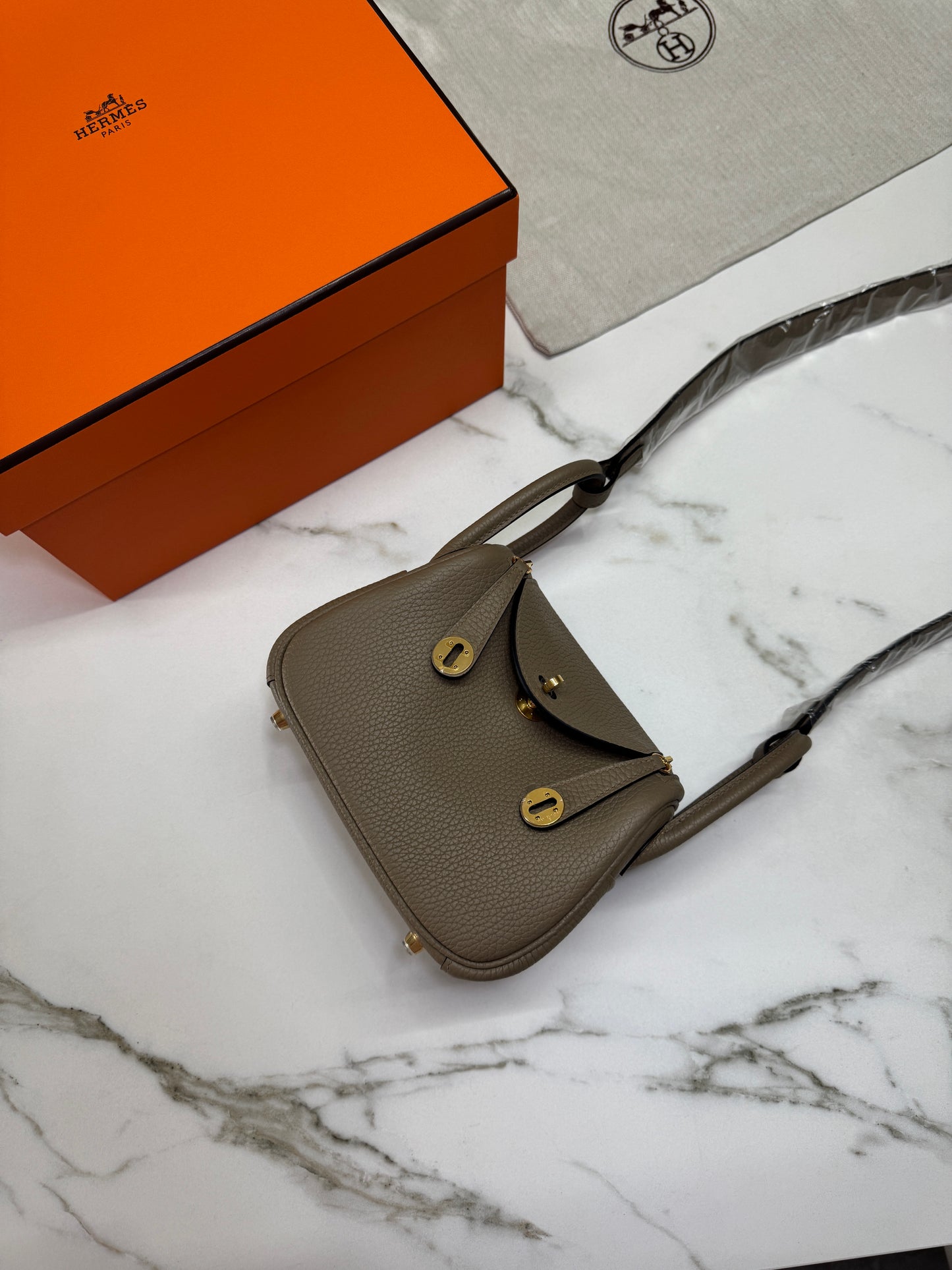 HERMES Mini Lindy II 馬爾淺米 金扣 TC