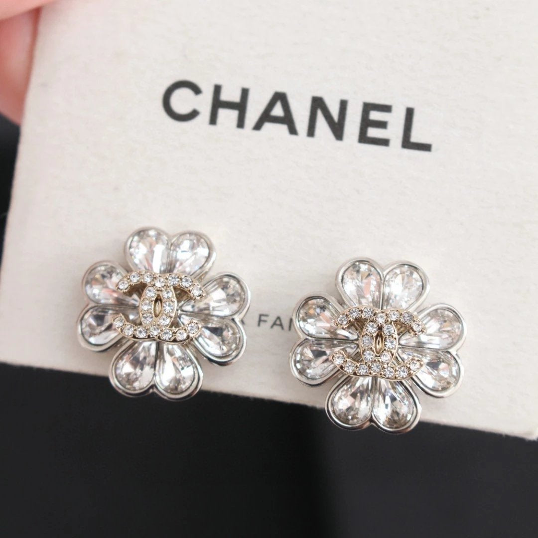 CHANEL 耳夾款