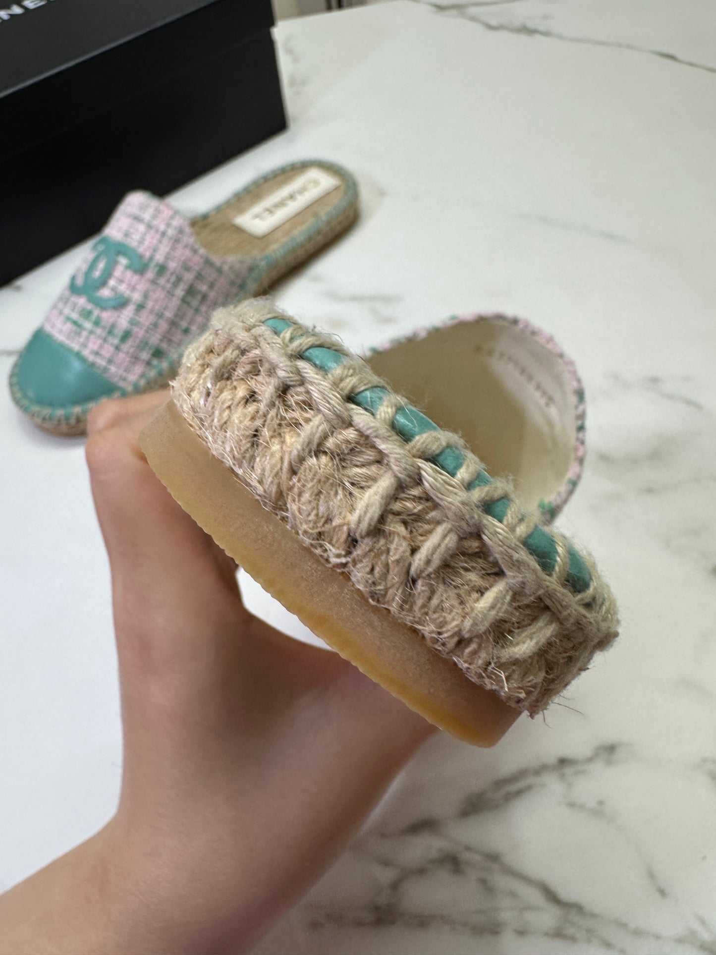 CHANEL 漁夫半拖 軟呢粉紅色拼綠色