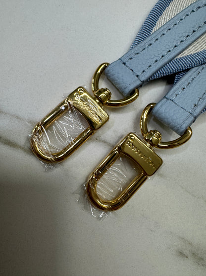 LV Diane 全皮粉藍 Baby Blue