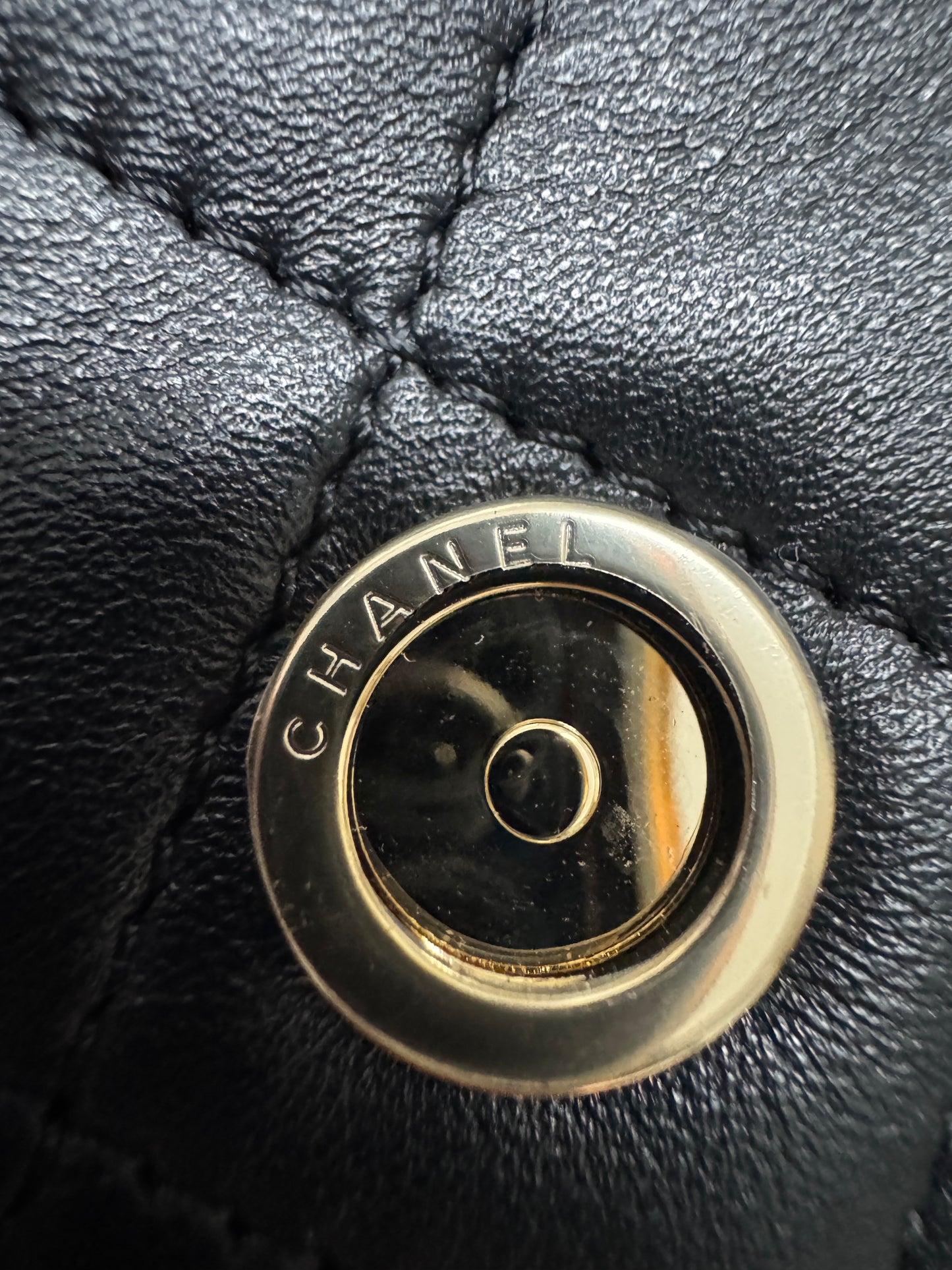 CHANEL Duma 胎牛皮 黑色 Small