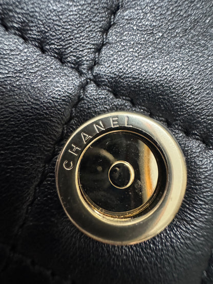 CHANEL Duma 胎牛皮 黑色 Small