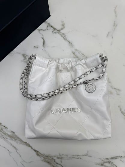 CHANEL 22Bag Small 白銀