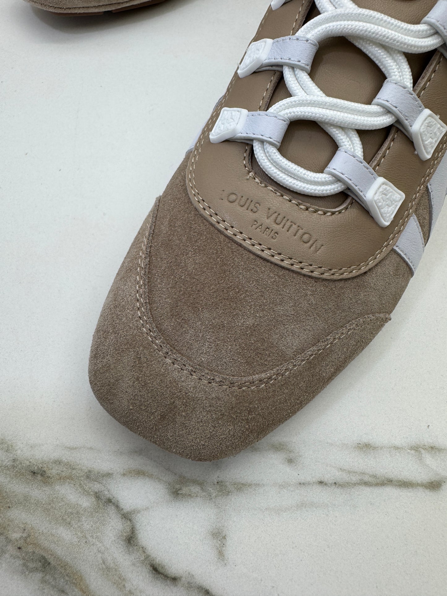 LV Sneakerina 卡其色