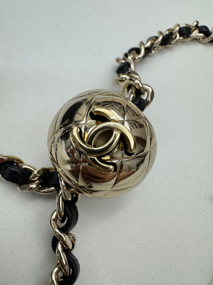 CHANEL 25K 亮面淺金球 Mini CF17 方胖子