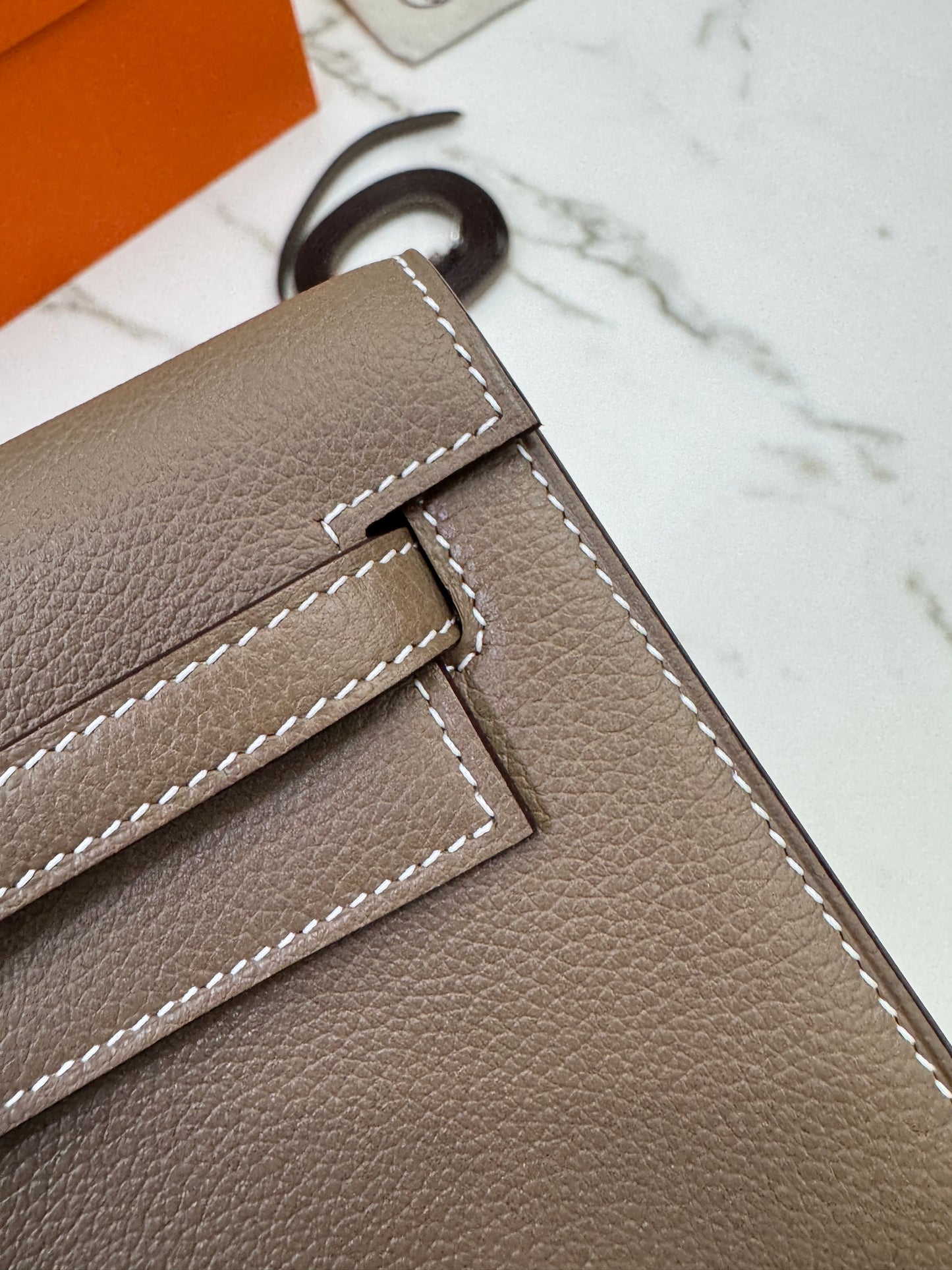 HERMES Kelly Danse 大象灰銀扣 Etoupe PHW