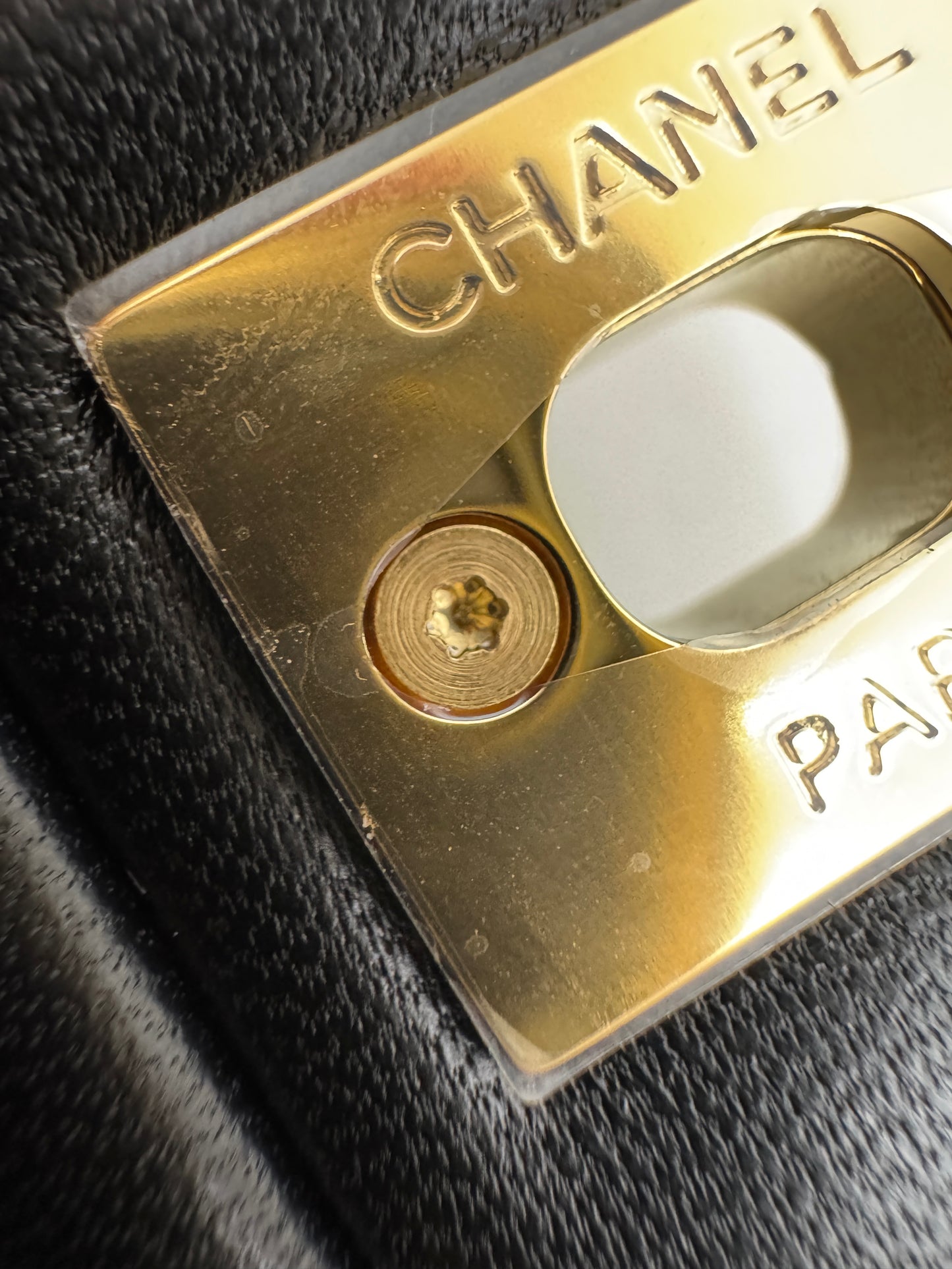 CHANEL CF25 Medium 黑金羊