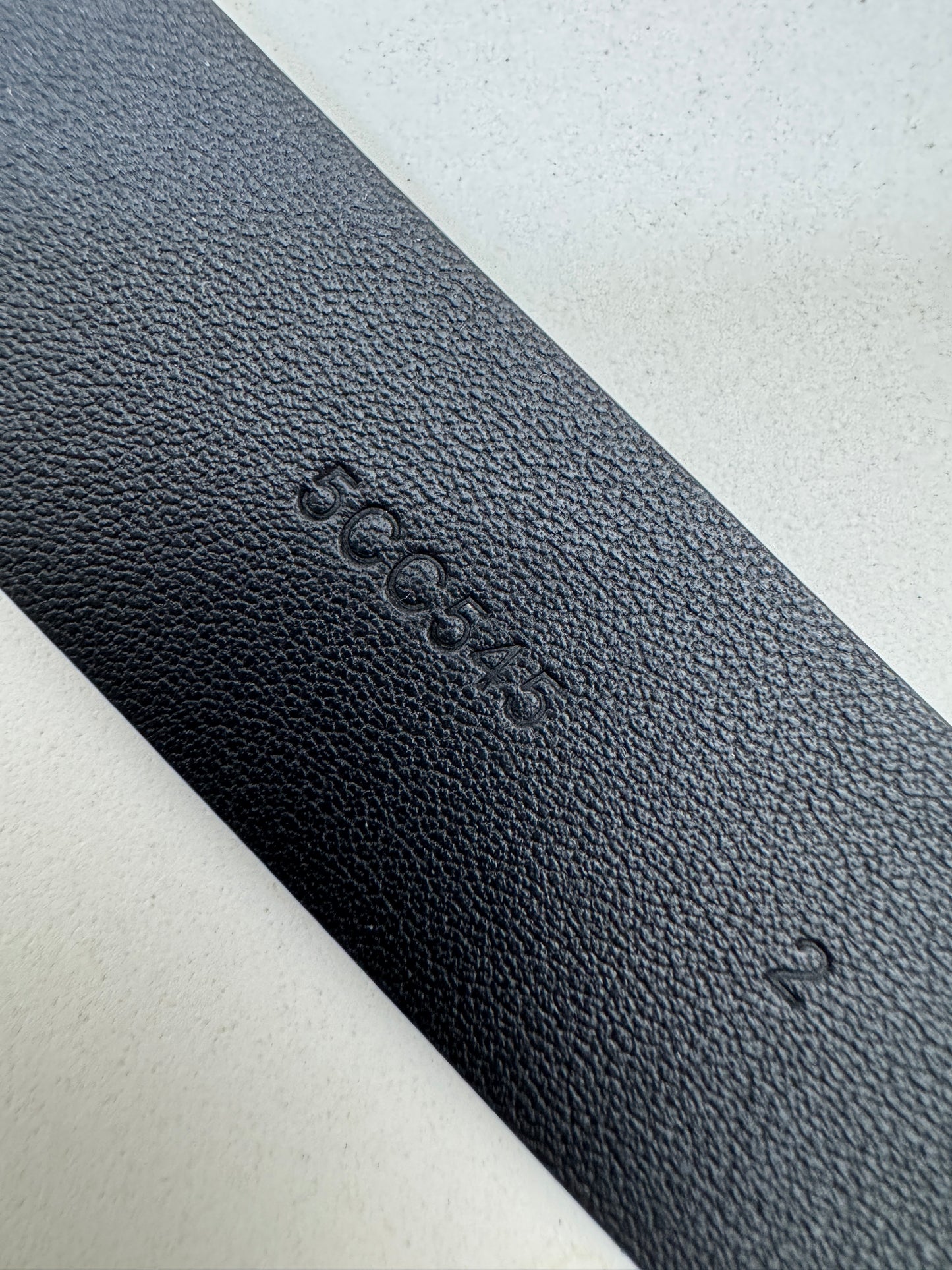 MIU MIU 鏤空扣皮帶