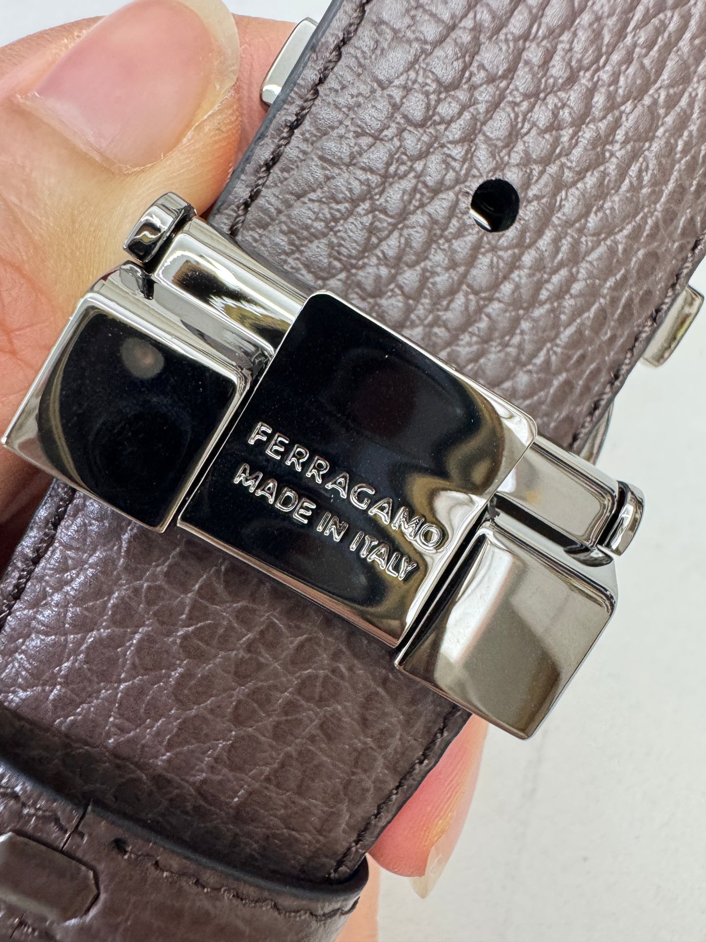 FERRAGAMO 雙面皮帶黑銀扣 黑拼深棕