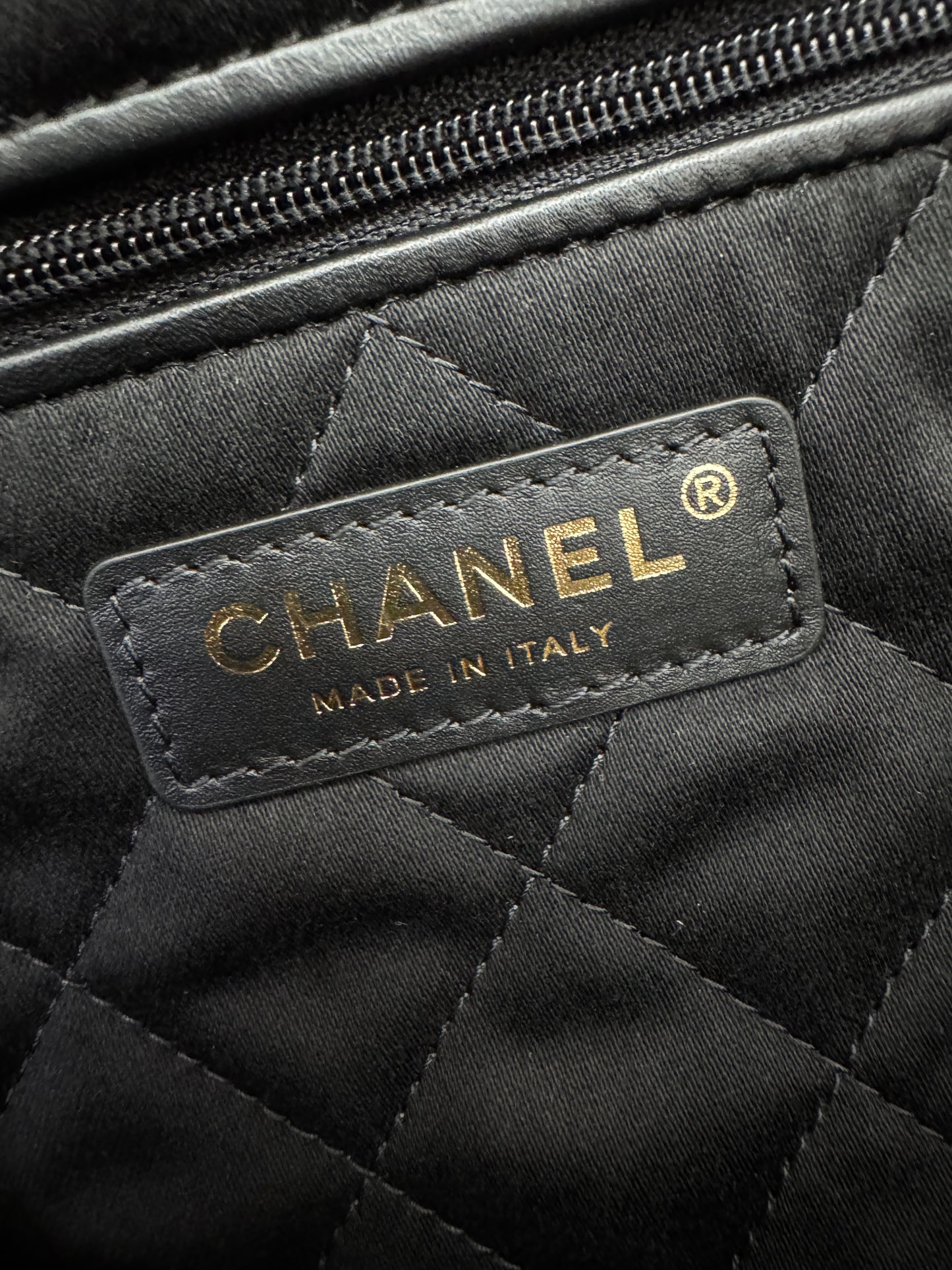 CHANEL 22Bag Medium 黑金