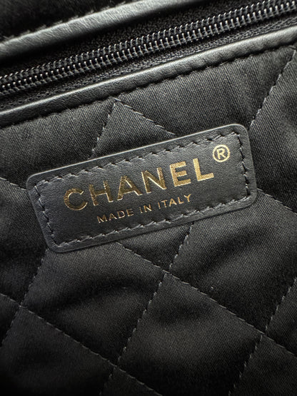 CHANEL 22Bag Medium 黑金