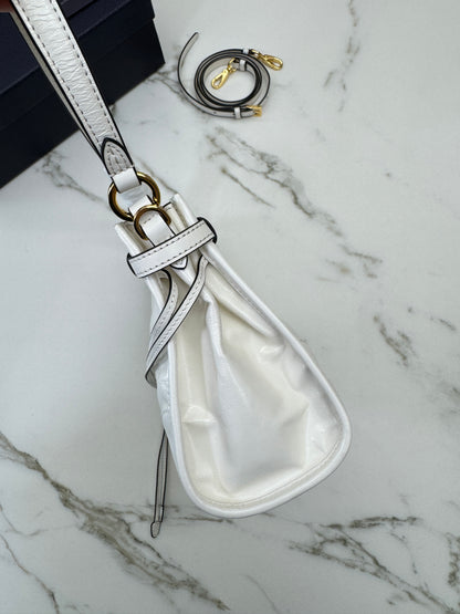 PRADA Bonnie Hobo 白色油蠟皮