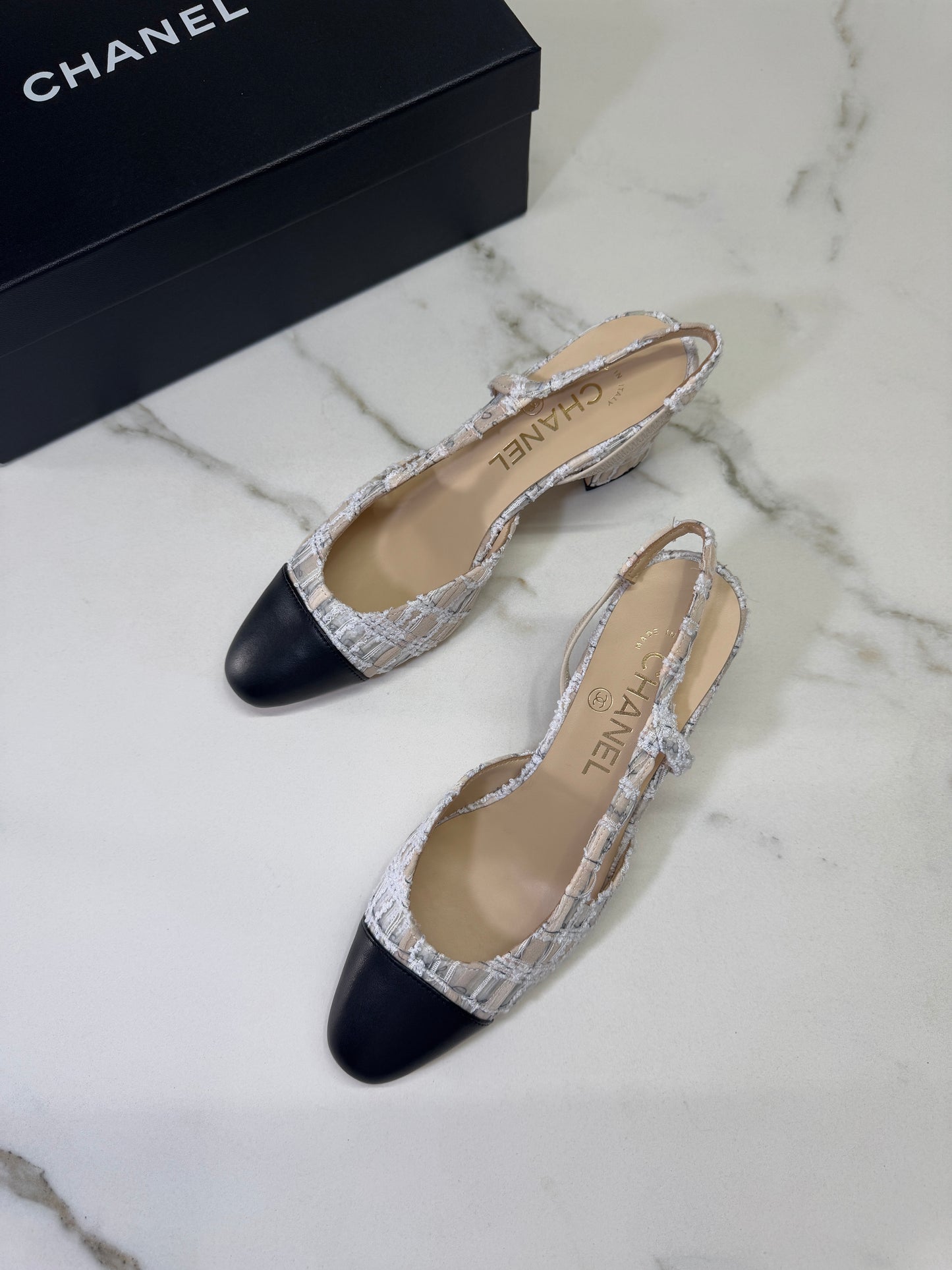 CHANEL 22P蕾絲字母 Slingback