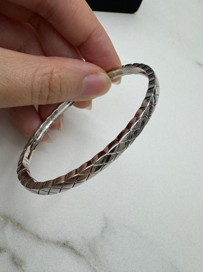 CHANEL Coco Crush 半鑽手鐲 白金色