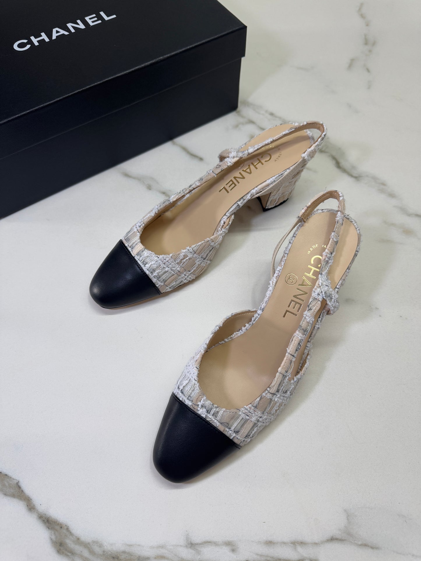 CHANEL 22P蕾絲字母 Slingback