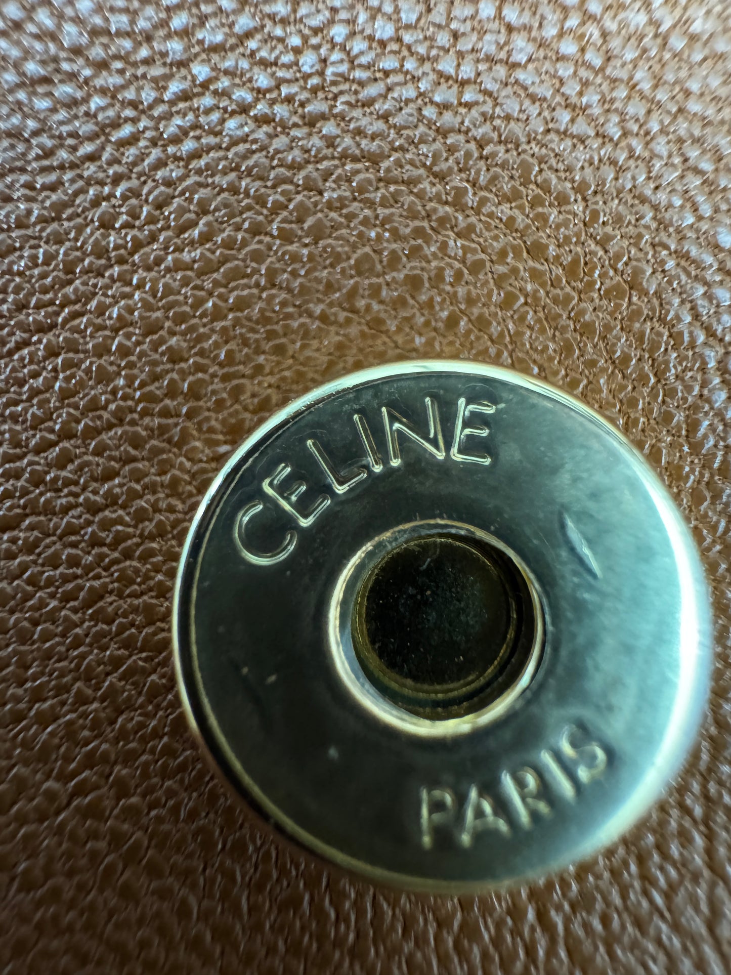 CELINE Soft Triomphe Half Moon 焦糖棕