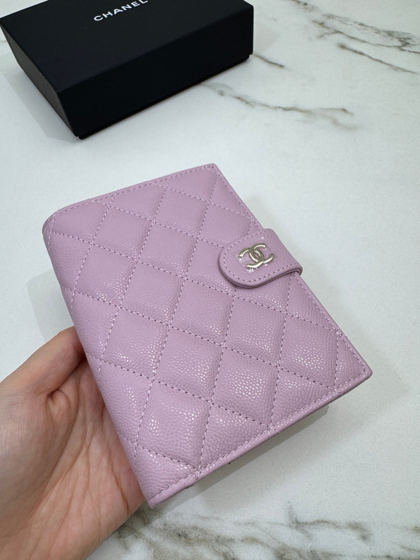 CHANEL Passport Holder 粉紅色淺金扣