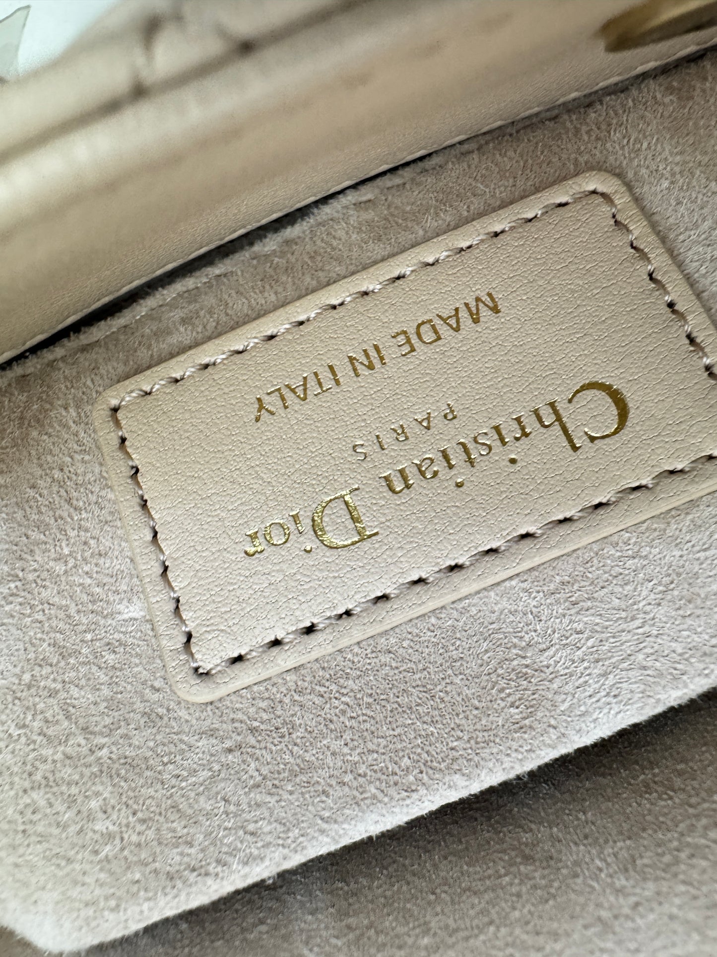 DIOR D-joy Mini 胭脂米 Powder Beige