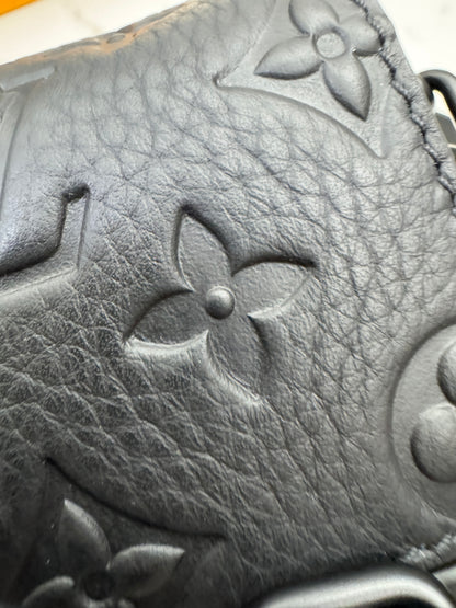 LV Steamer Wearable Wallet - Monogram Taurillon Leather