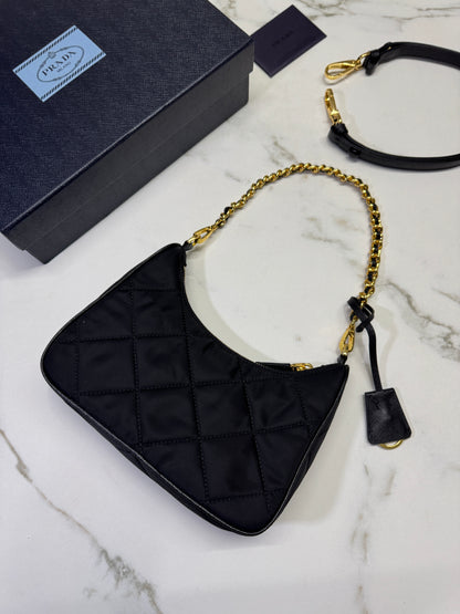 PRADA Re-Nylon 菱格紋Hobo