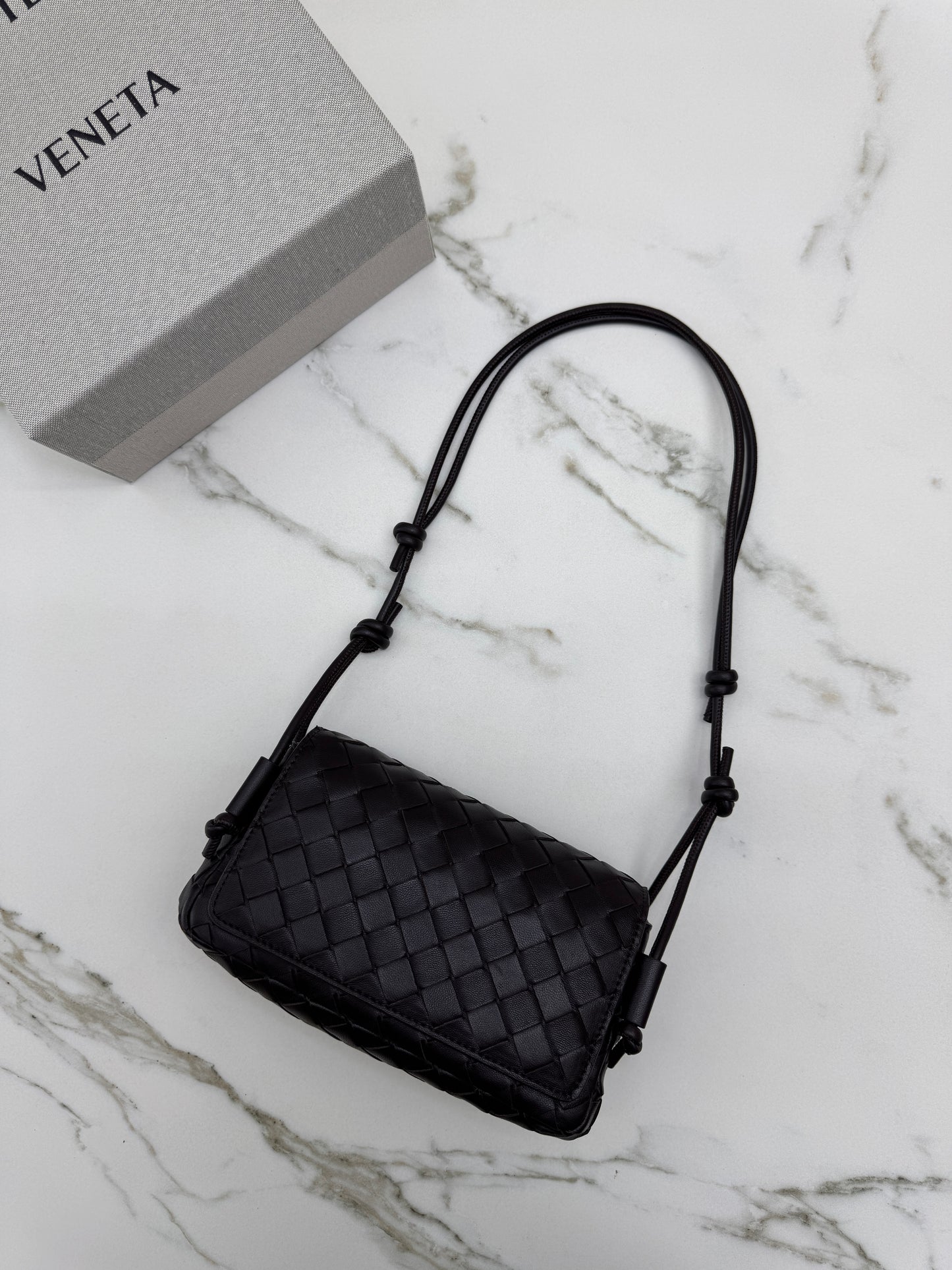 BV Notturno Foundant 黑棕色