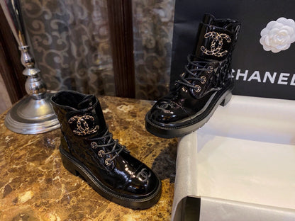 CHANEL 亮面皺牛皮 菱格馬丁靴 大logo