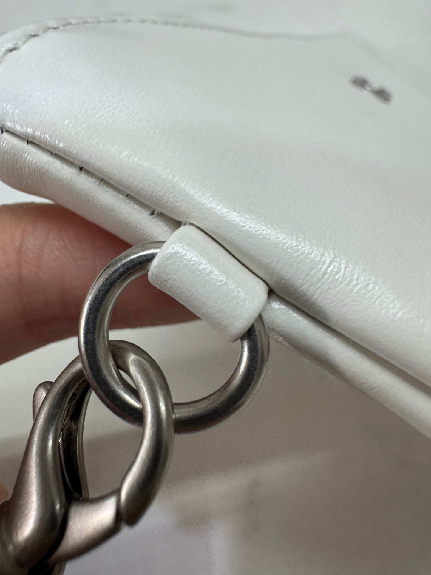 CHANEL 22 Bag Medium 白銀