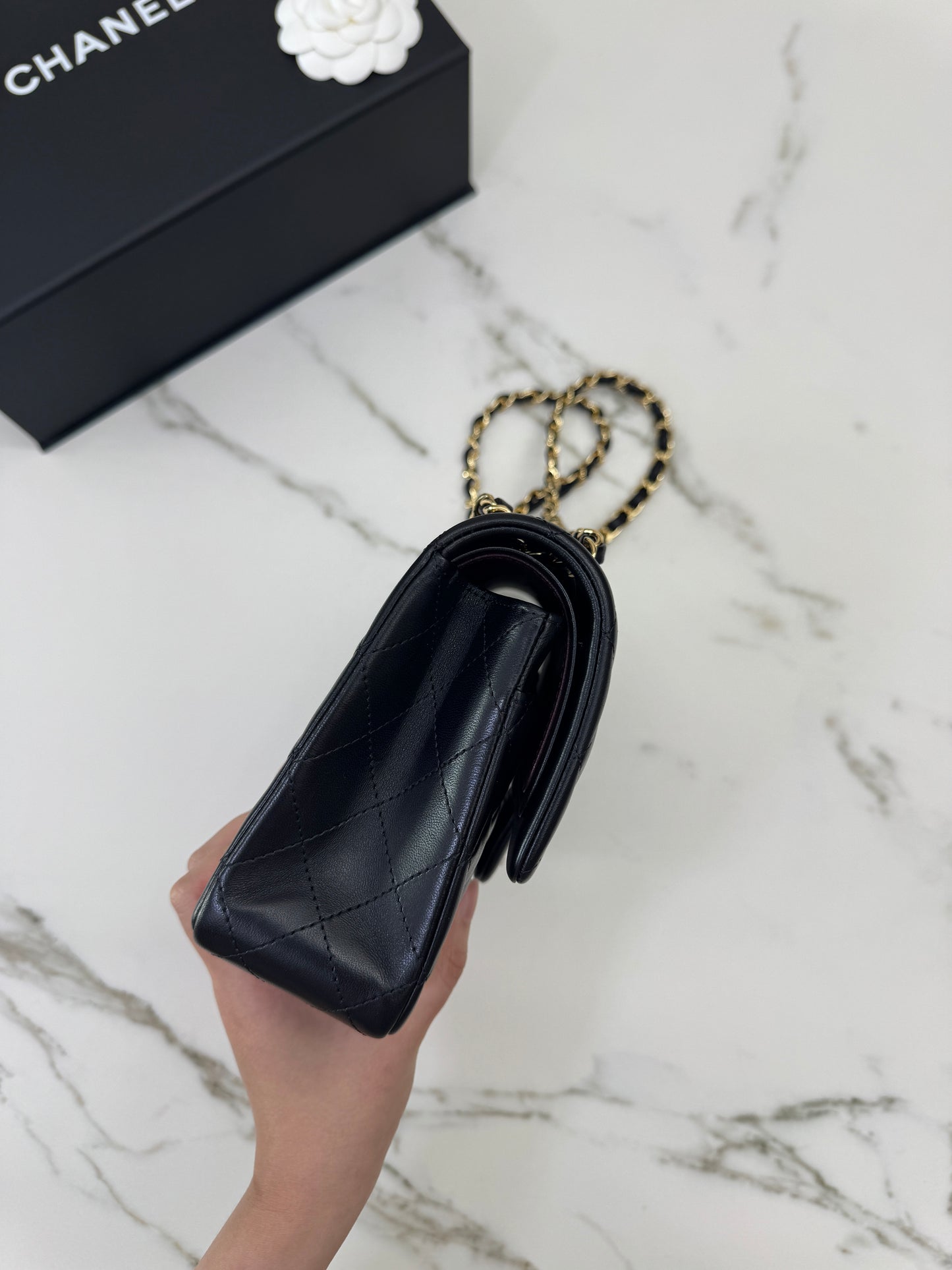 CHANEL CF25 Medium 黑金羊