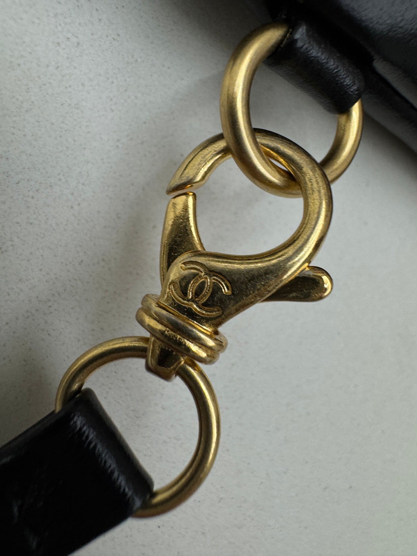CHANEL 22Bag Medium 黑金