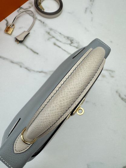 HERMES Kelly 25 冰川藍拼奶昔白 Epsom 香檳金扣 8U Bleu Glacier/ 10 Craie PBHW