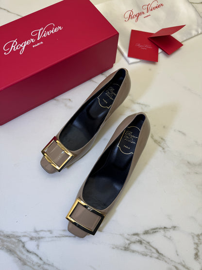 RV Trompette 喇叭跟7cm 漆皮高跟鞋 米灰色