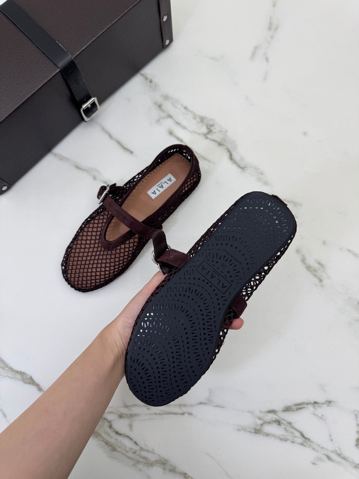 ALAIA 深棕色麂皮 漁網鞋