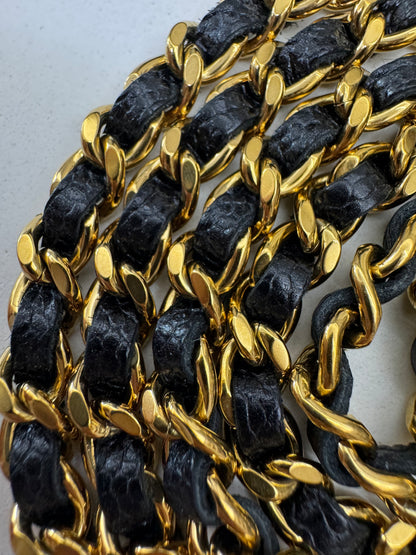 CHANEL Wallet On Chain 黑金牛 新版旋轉扣woc