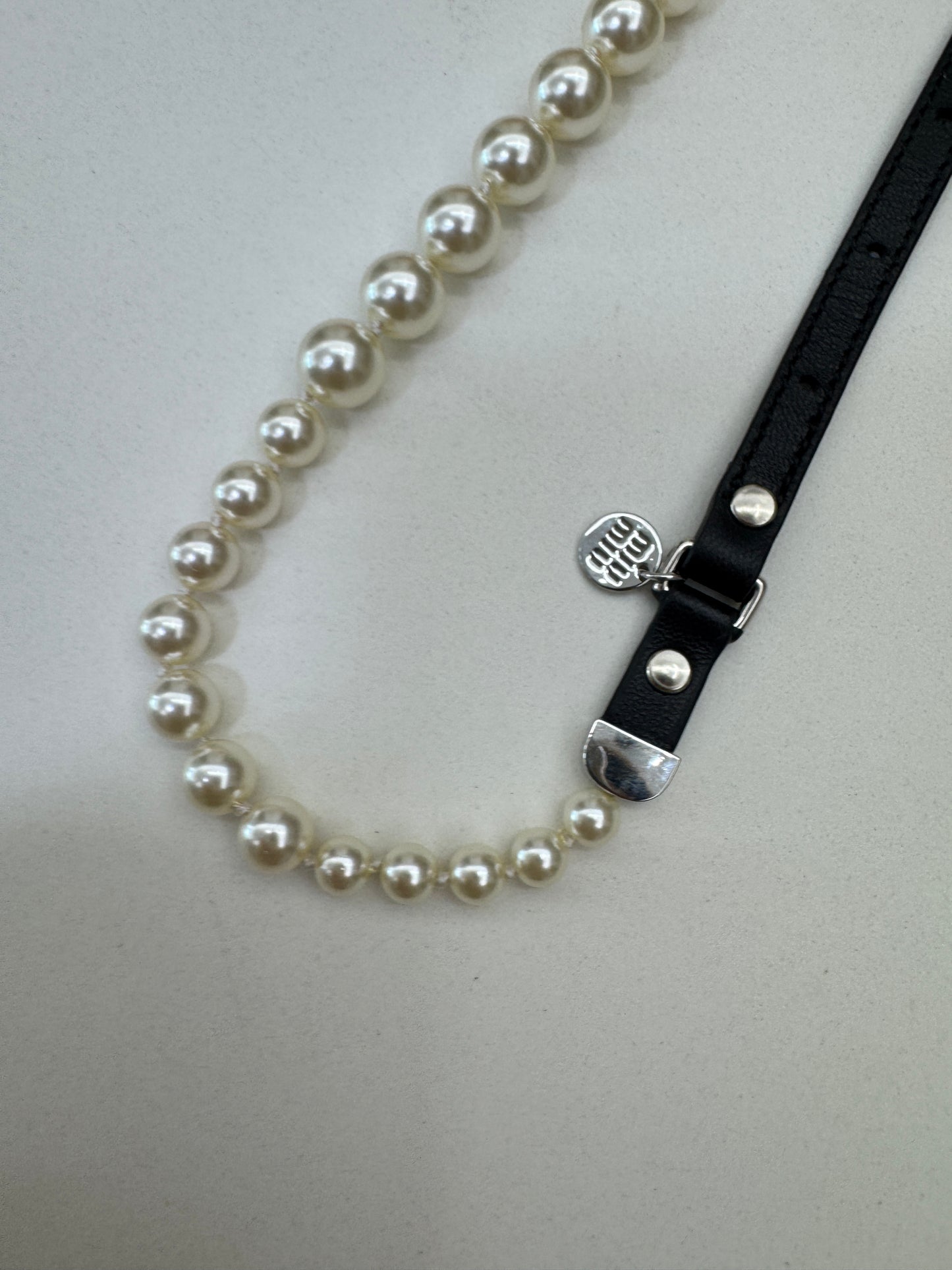 MIU MIU 珍珠皮帶項鏈 Choker