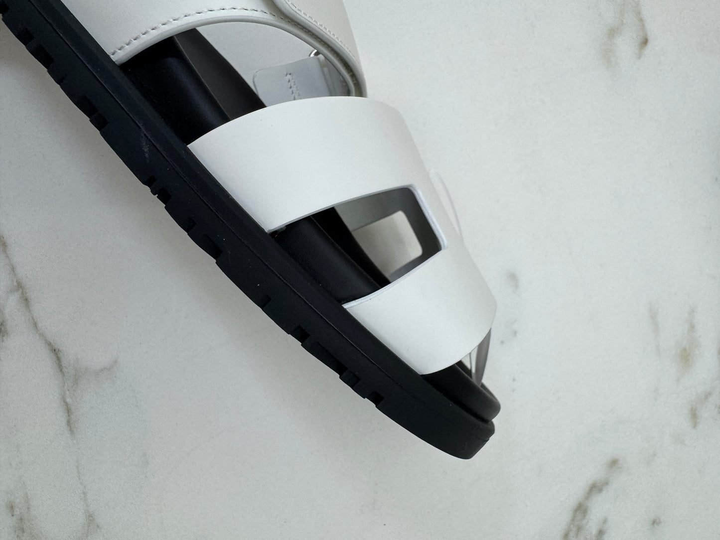 HERMES Chypre 二舅拖 白色