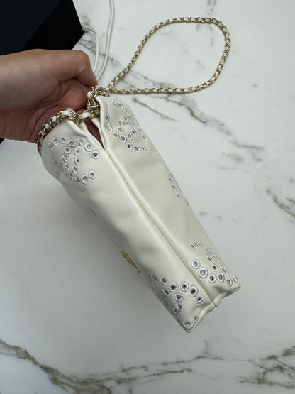 CHANEL 22Bag Mini 鏤空Logo