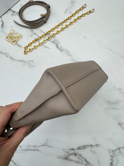 LOEWE Mini Flamenco Purse 沙色 Sand【另加胸針和甜甜圈鏈條】