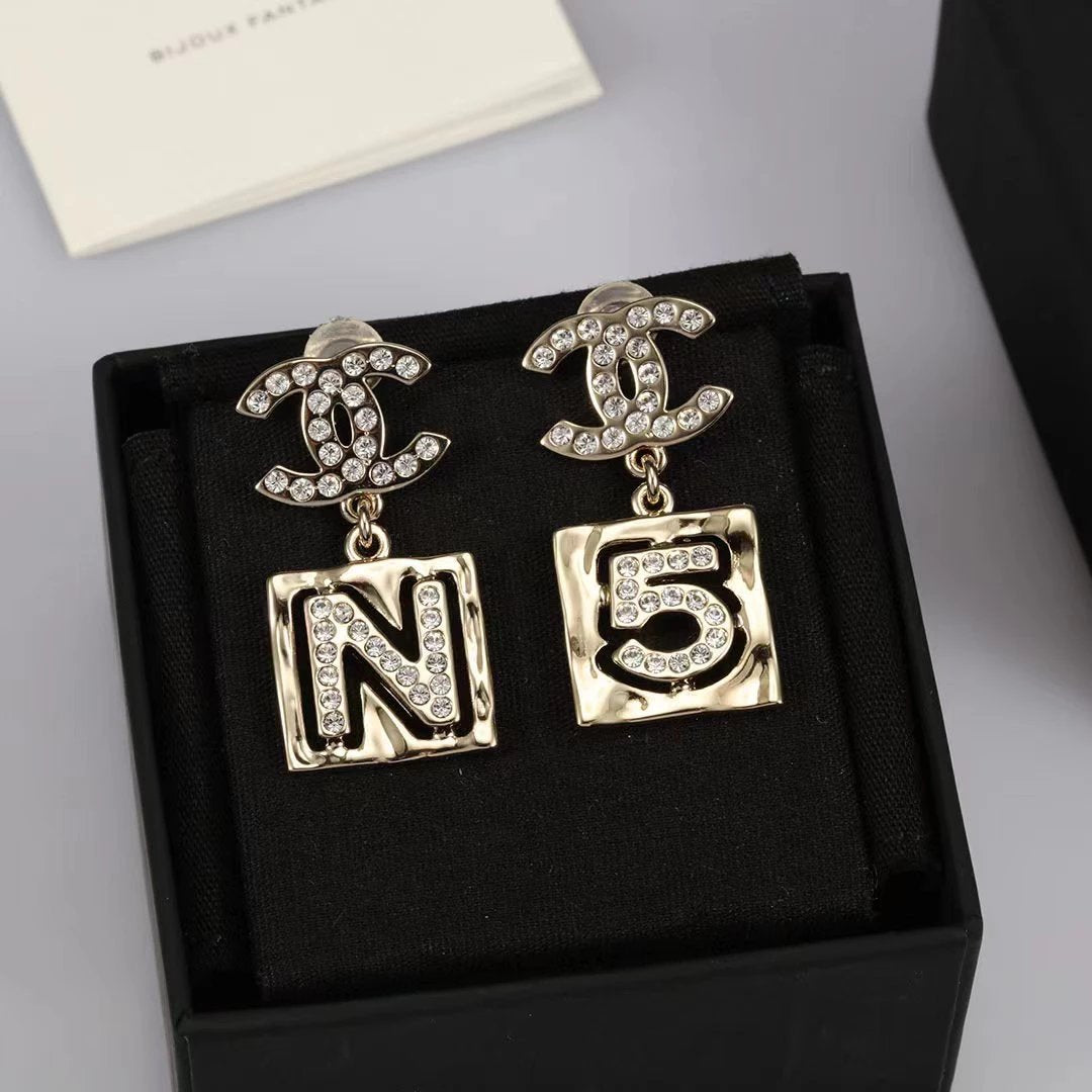 CHANEL 耳夾款