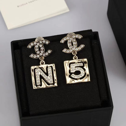 CHANEL 耳夾款