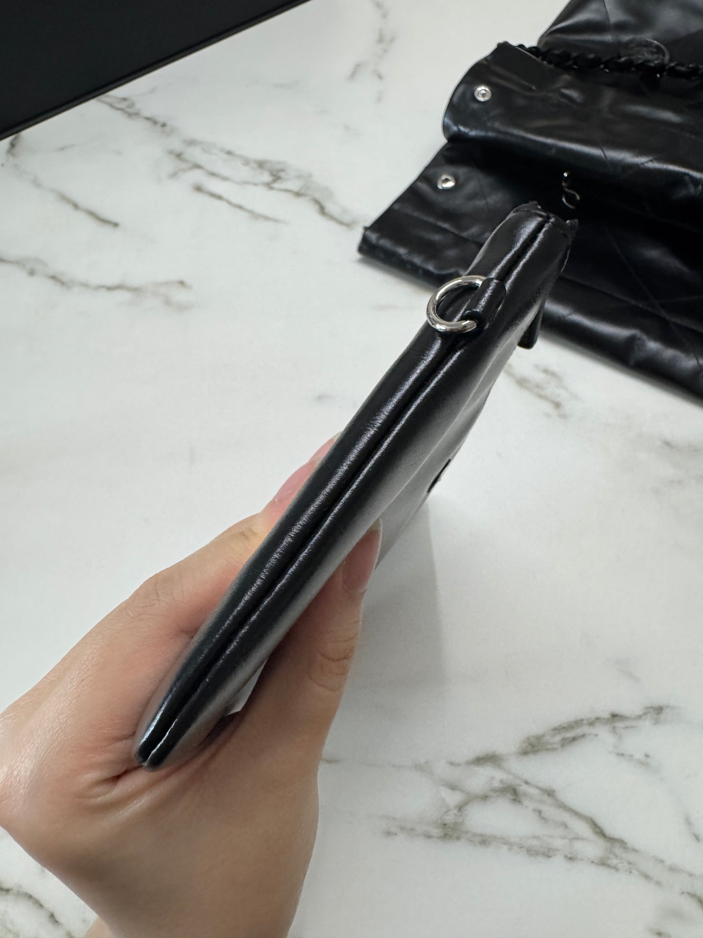 CHANEL 22 Bag Large So Black